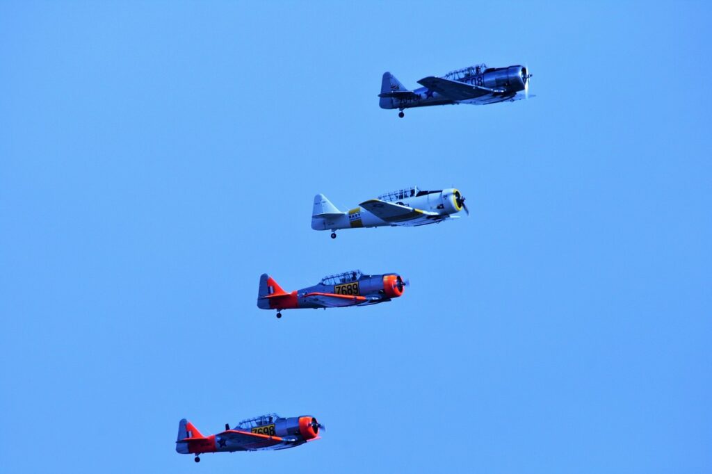 Harvard Aircraft, air show, aircraft, formation-389966.jpg